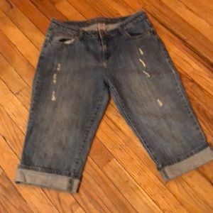 Arizona jean co capris.